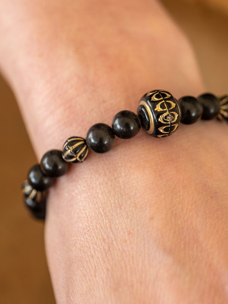 Armband „Dunkle Majestaet"