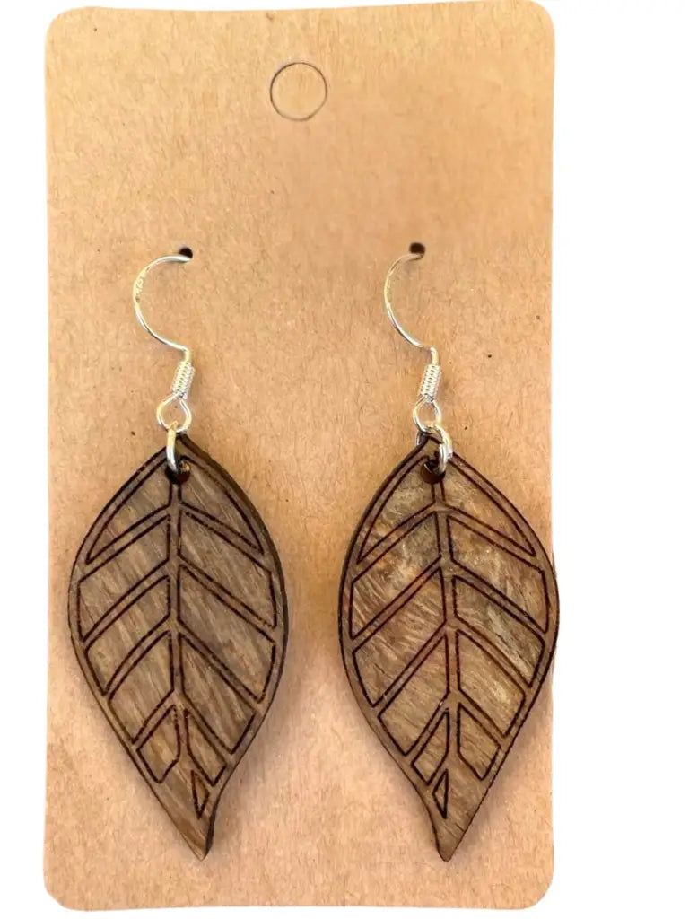 Wikinger-Ohrhänger aus echtem Nussbaum & 925 Silber – Handgefertigte Blätter