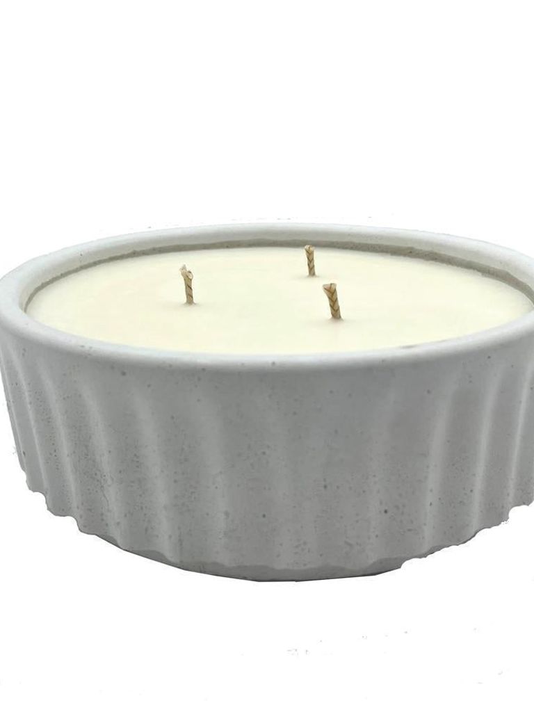Outdoor Duftkerze Trio mit 3 Flammen im Beton Topf aus Bio Sojawachs, naturreinen ätherischen Öl, Kerzen Handmade über 150h Brenndauer - 16x5cm - Made in Germany