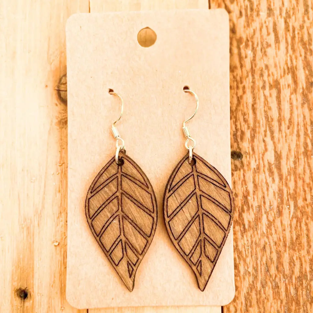 Ohrringe Waldblatt Der Weisen Handgemachter Nussbaum Ohrschmuck