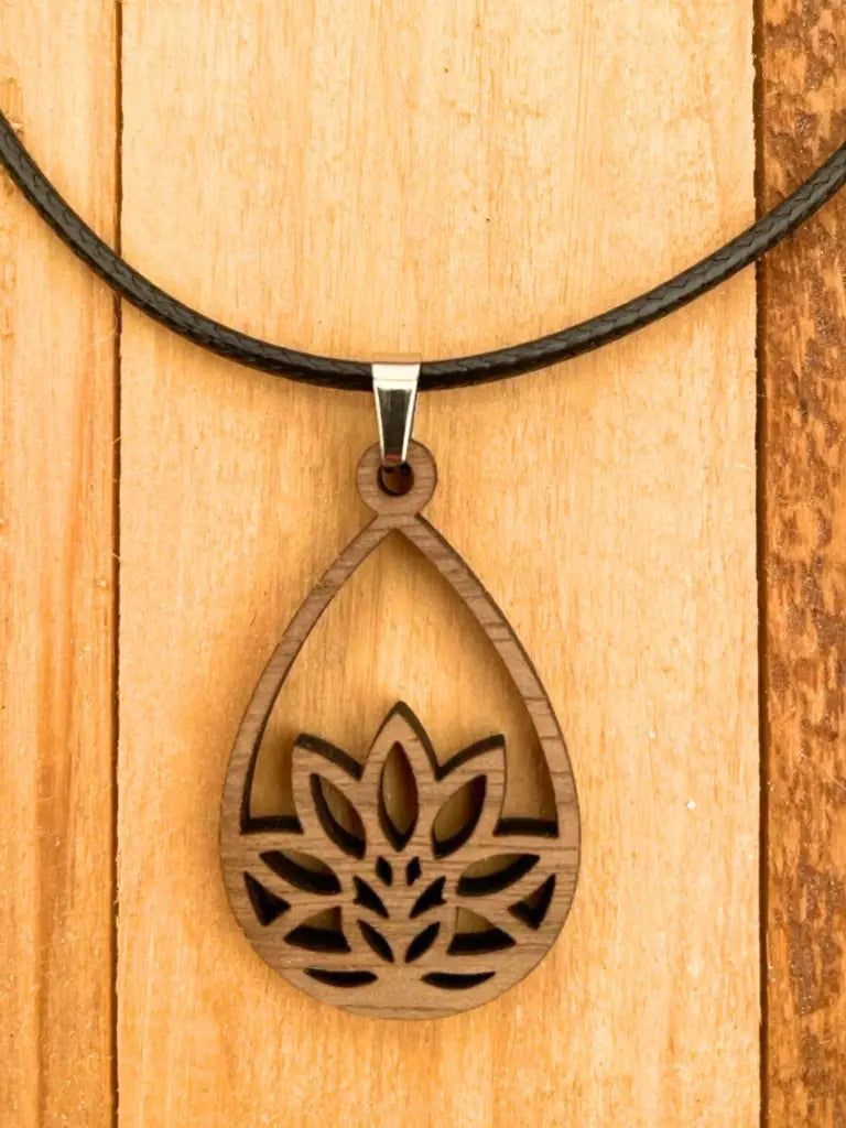 Amulette Der Lotusmaid Holzjuwel