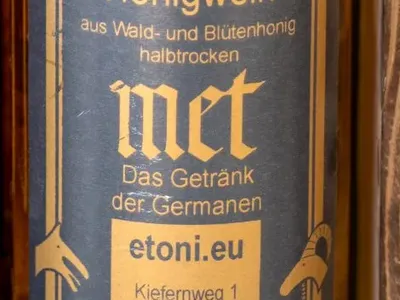 Vorschau: Etikett des halbtrockenen Mets: Honigwein aus Wald- und Blütenhonig, 0,75 l, 14,0 % vol, etoni.eu