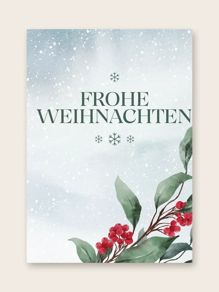 Weihnachtskarte „Winterbeeren“ von etoni, Vorderseite: Zweige mit roten Winterbeeren, Schneegestöber und „Frohe Weihnachten“ in klassischer Schrift